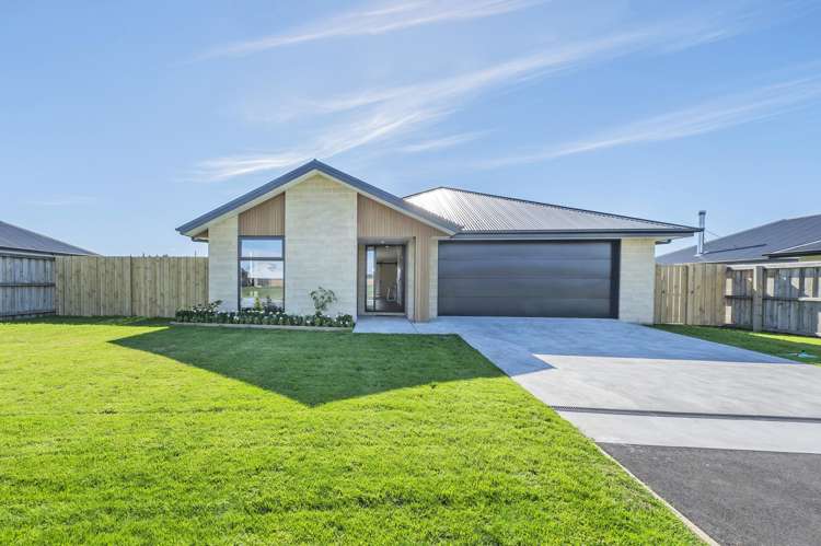 38 Graeme Foote Street_0