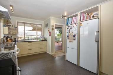 240 High Street North_4